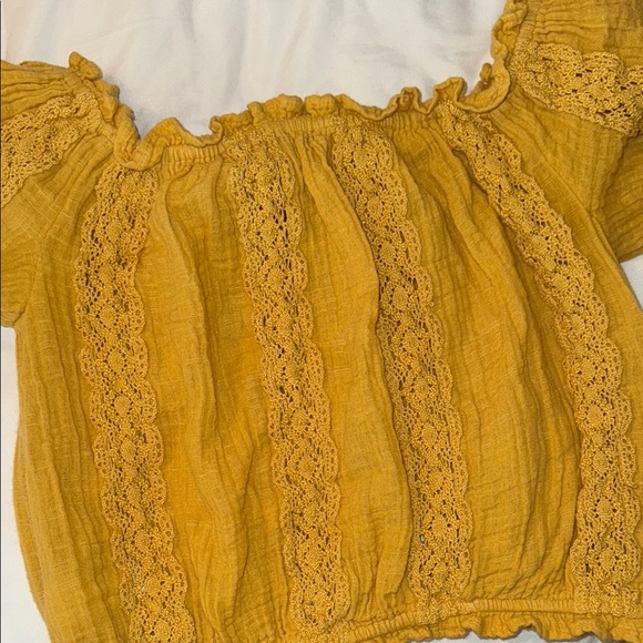 American Eagle Mustard Off-Shoulder Top - Picture 3 of 3